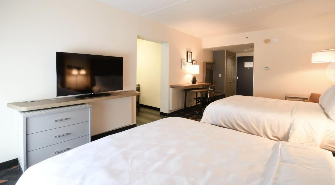 Executive Queen Room Two Queen Beds Non-Smoking