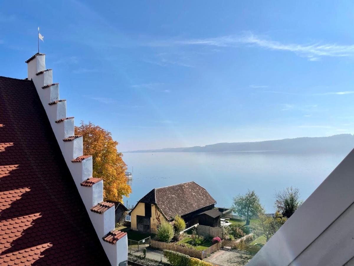 Family Room Balcony Lake View