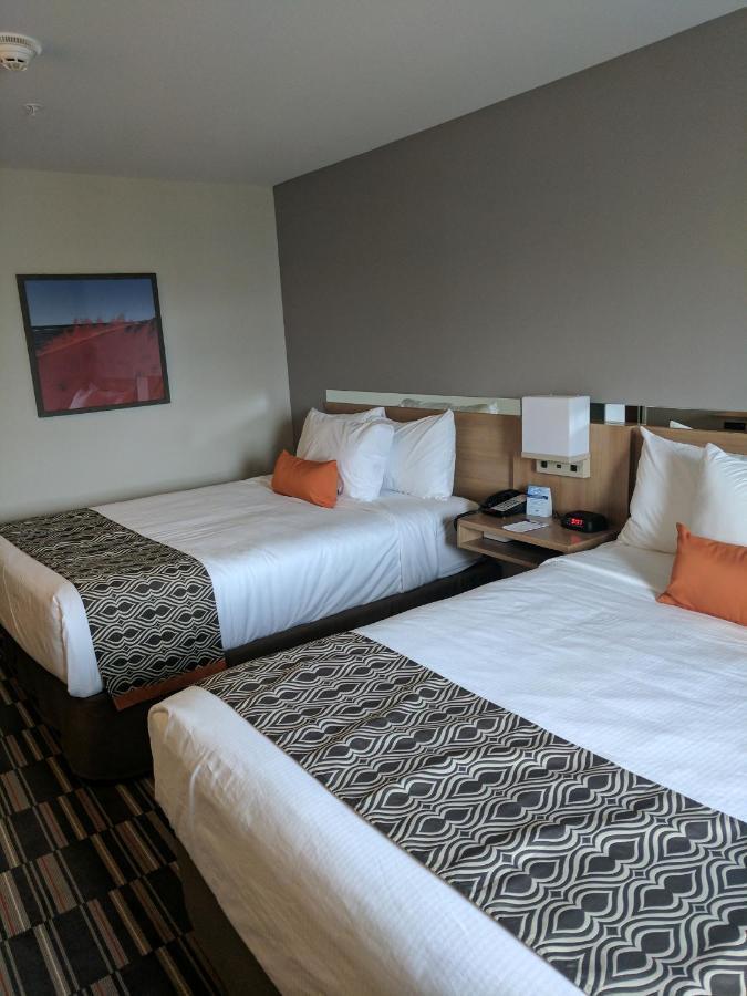 Queen Room Two Queen Beds Pet Friendly or Non-Smoking