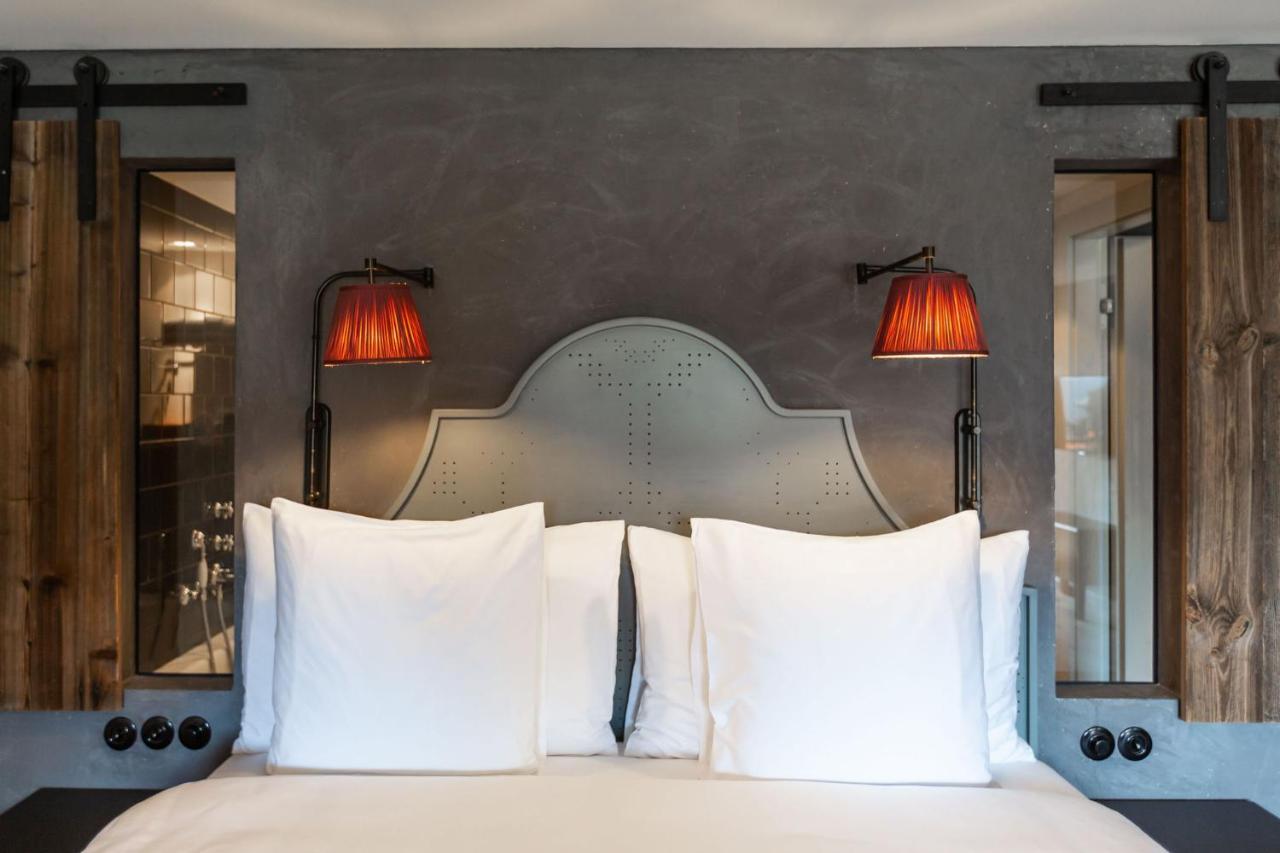 Elegance Room