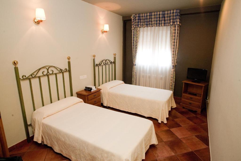 Habitación Doble (2 adultos + 1 niño)