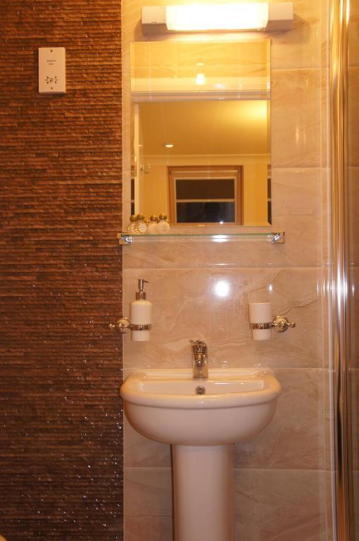 Triple Room Private Bathroom