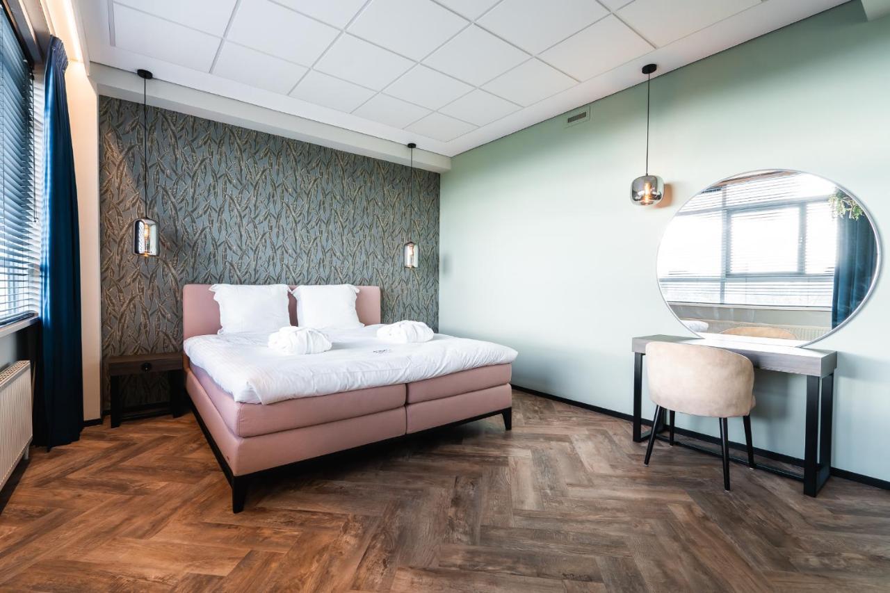 Deluxe King Suite