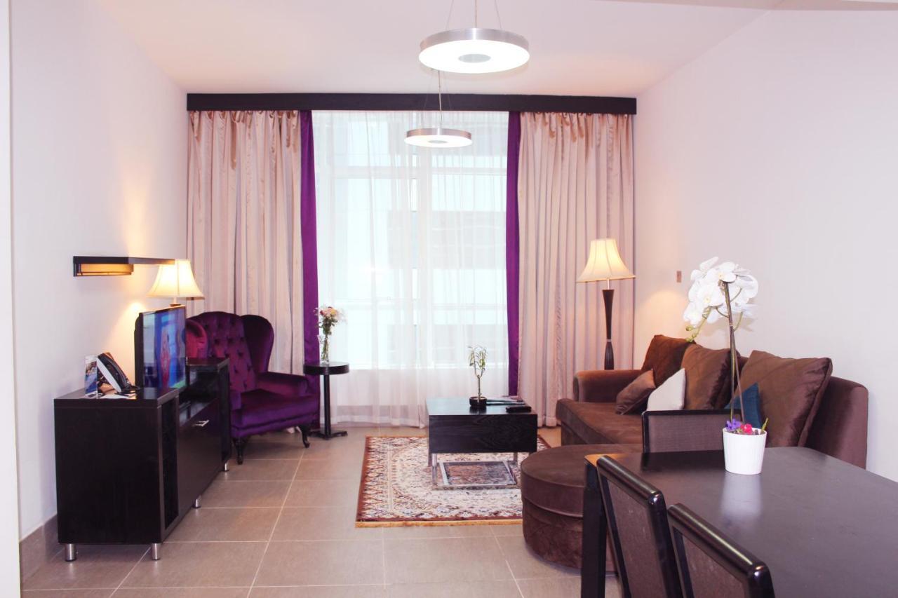 Deluxe Queen One Bedroom Apartment