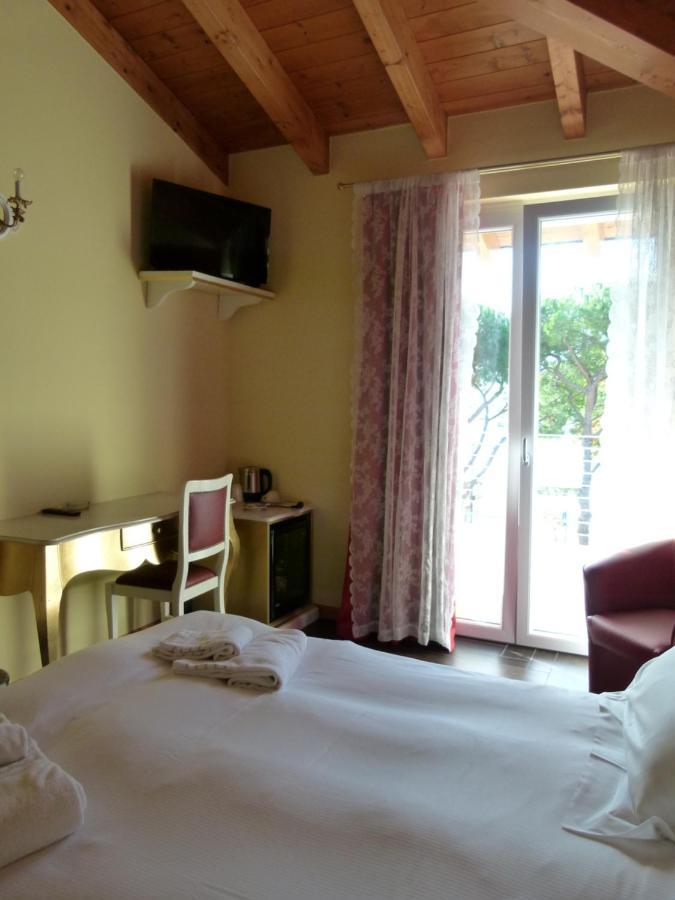 Superior Double or Twin Room Balcony Lake View