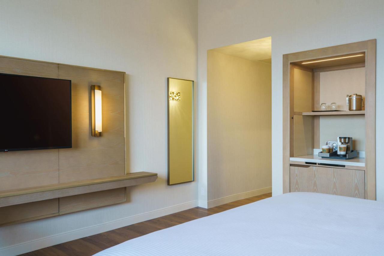 Room 2 Queen Beds,1162908432:JPEG