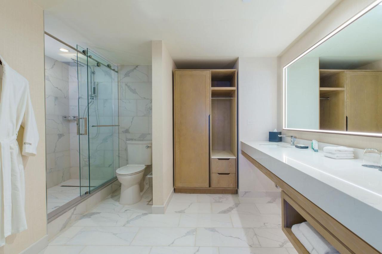 One King Bed Wet Bar