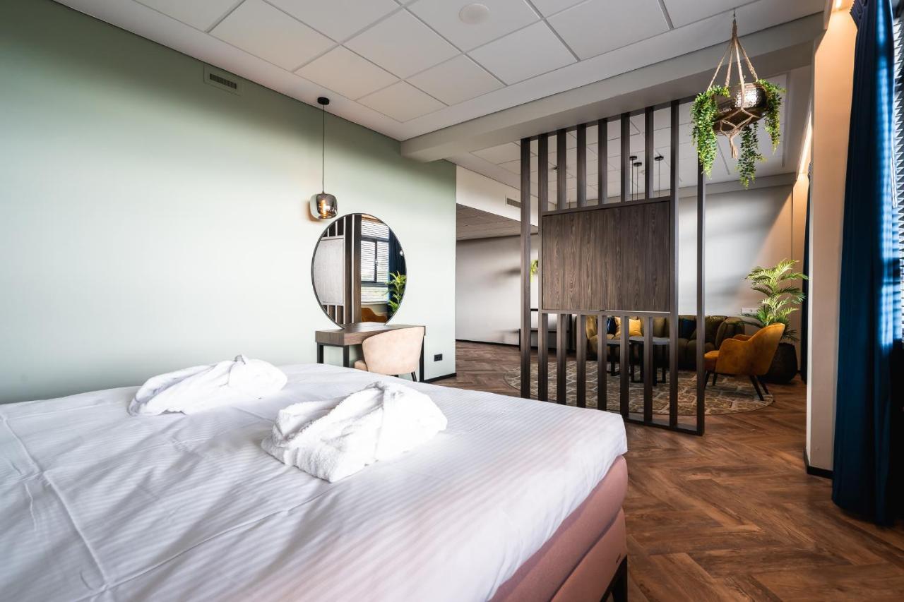 Deluxe King Suite