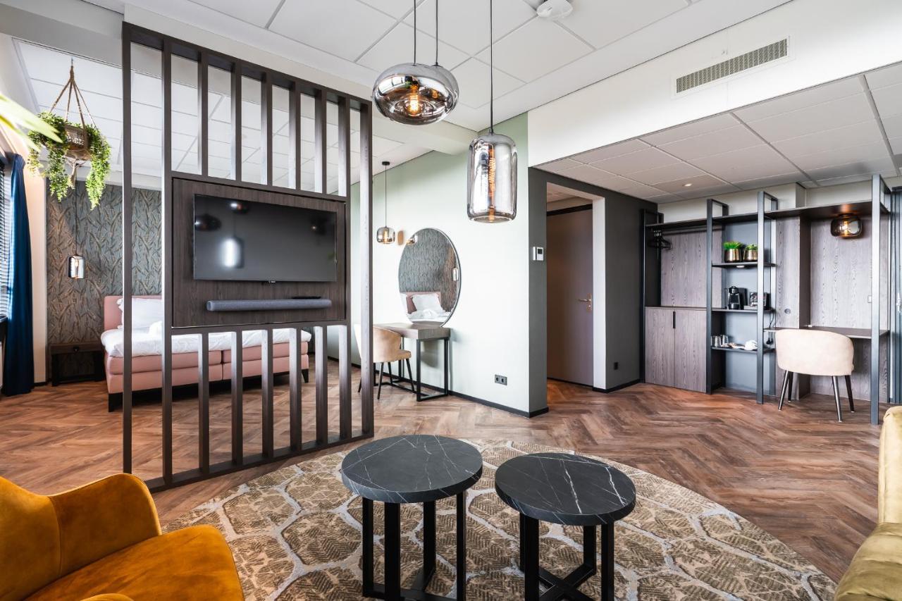 Deluxe King Suite