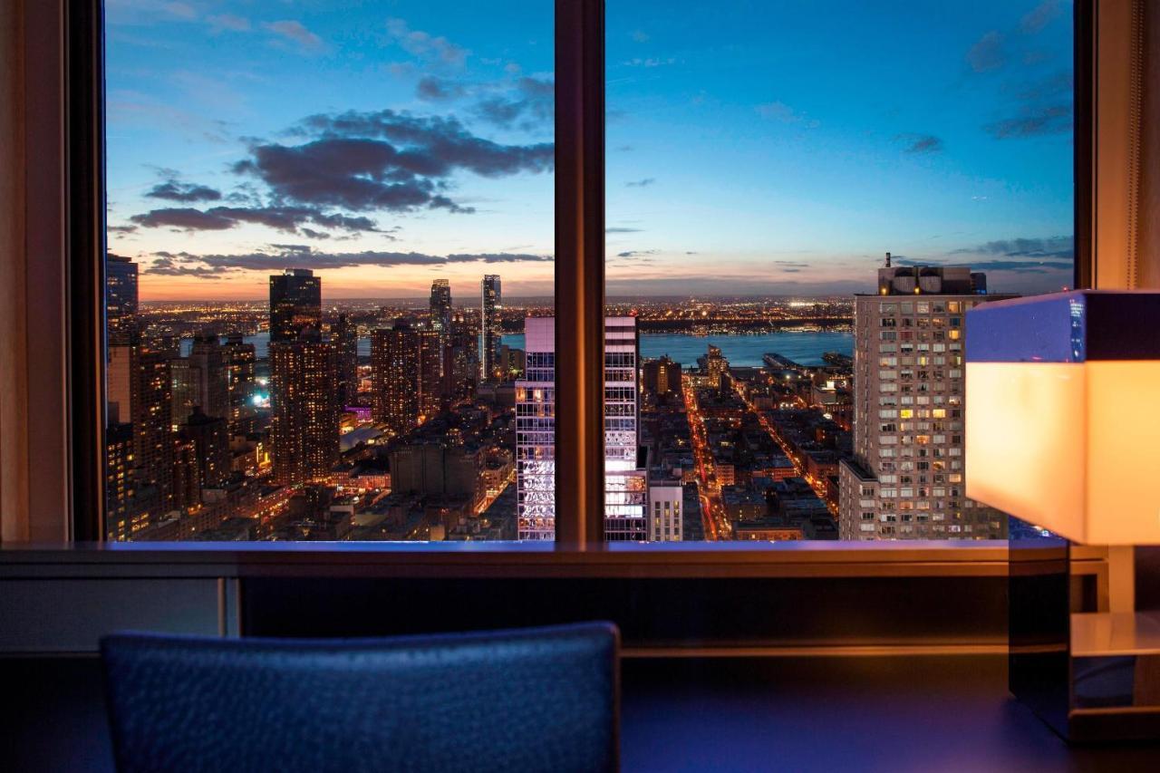 Cool Corner Room 1 King Hudson River view