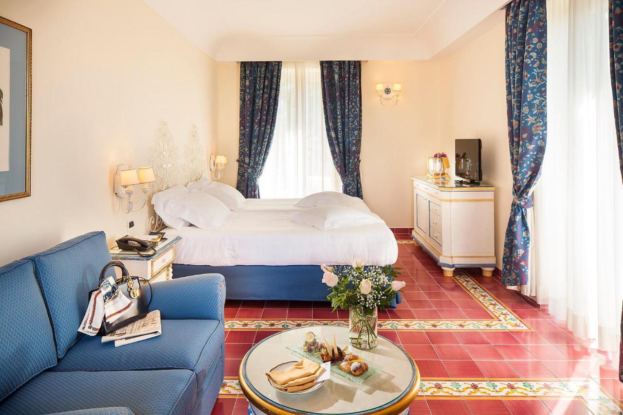 Deluxe Double or Twin Room Sea View