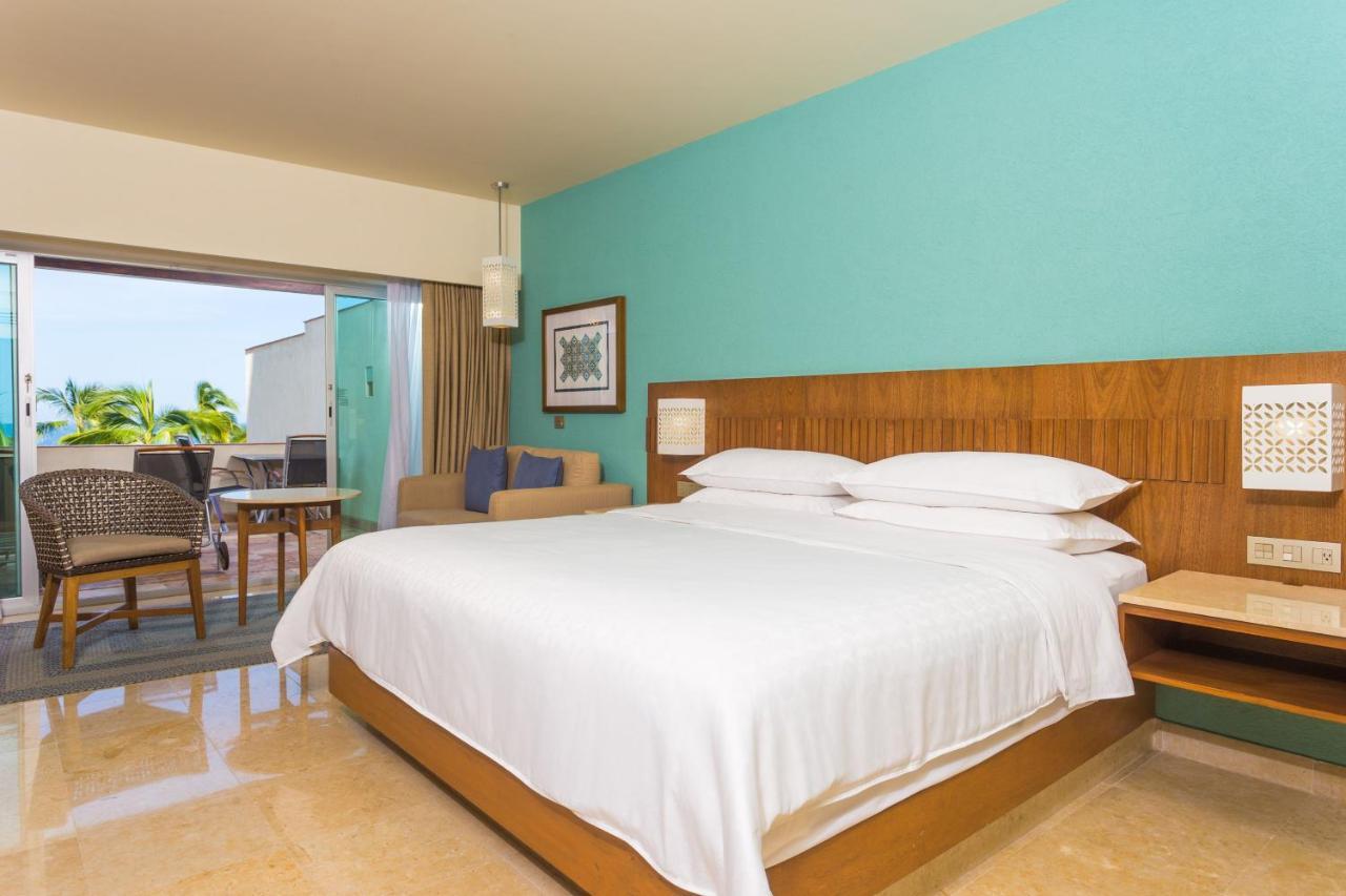 Guest room 1 King Deluxe view Garden view Ground floor