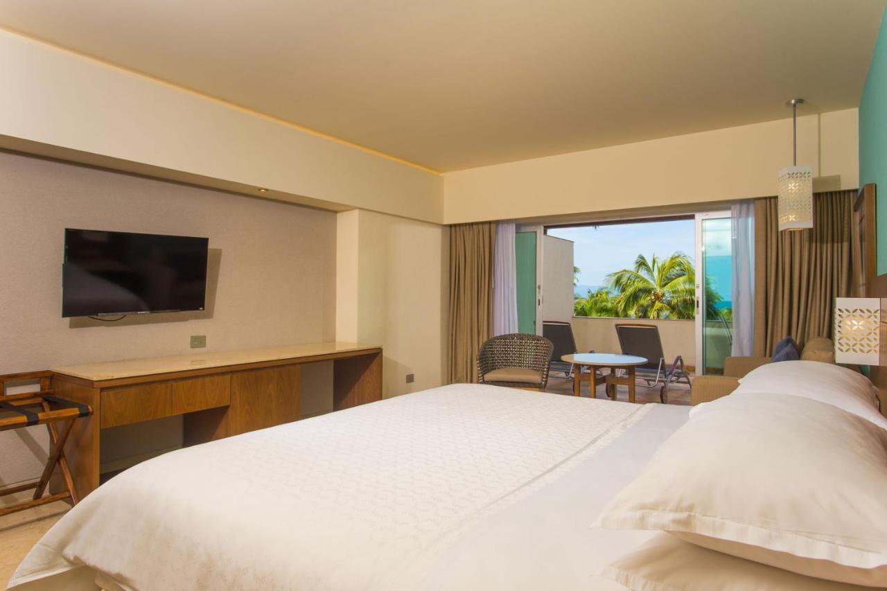 Guest room 1 King Deluxe view Garden view Ground floor