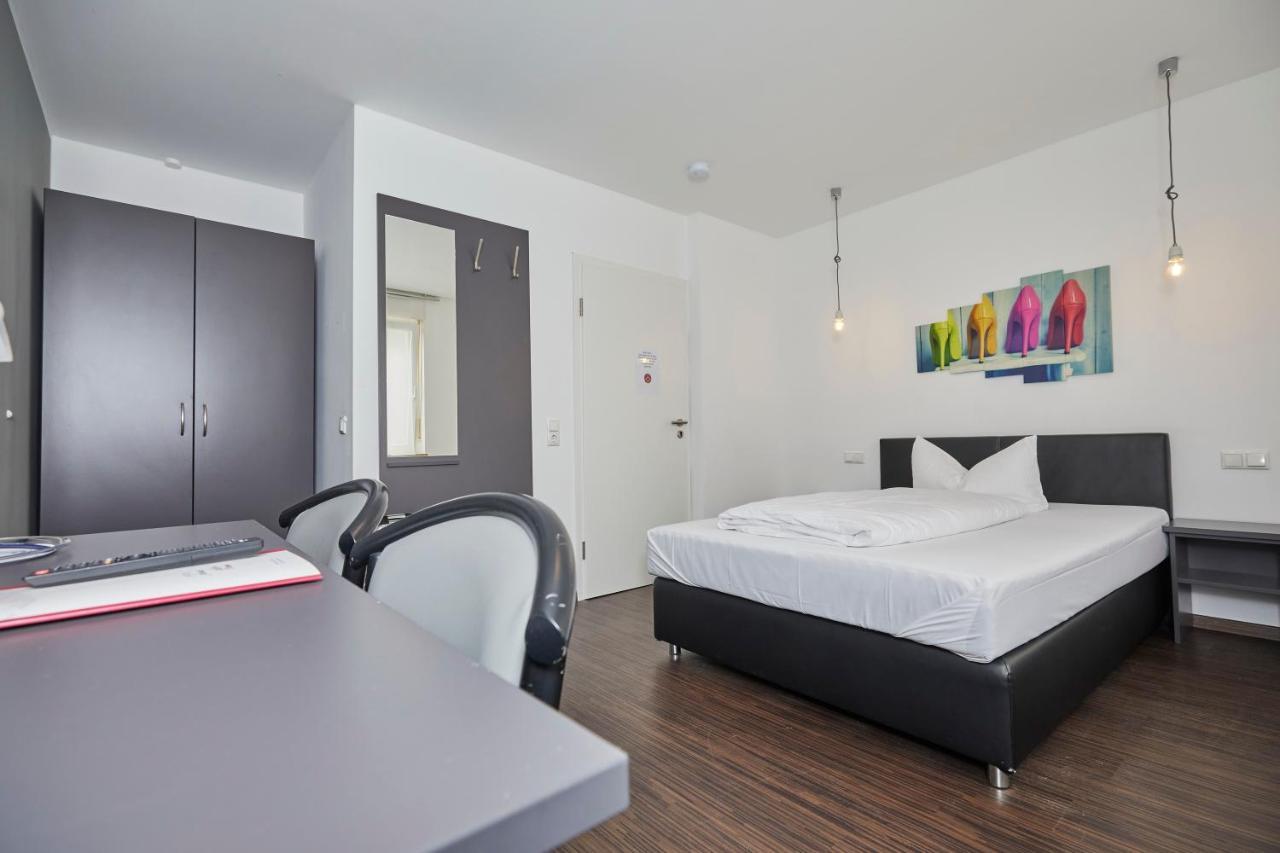 Single Room,1165110837:JPEG