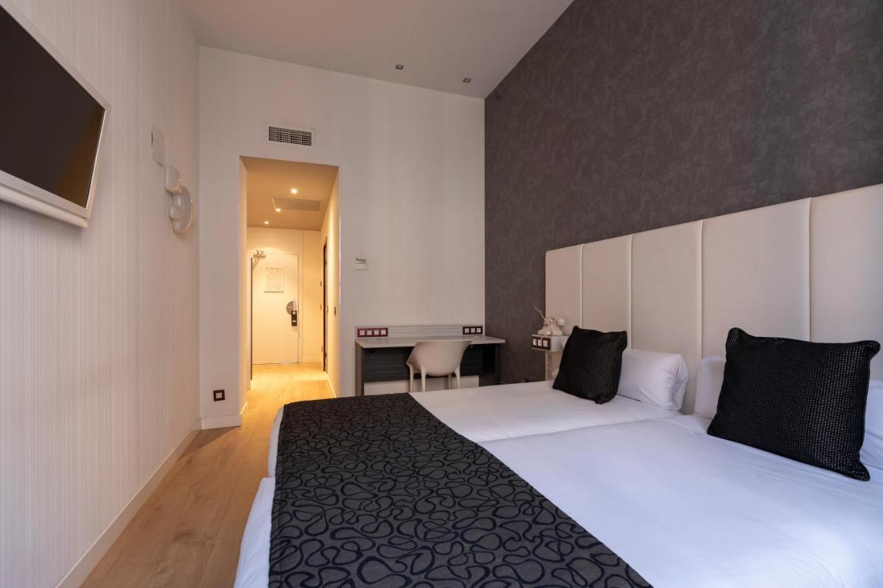 Double or Twin Room (1-2 Adults),1165166640:JPEG