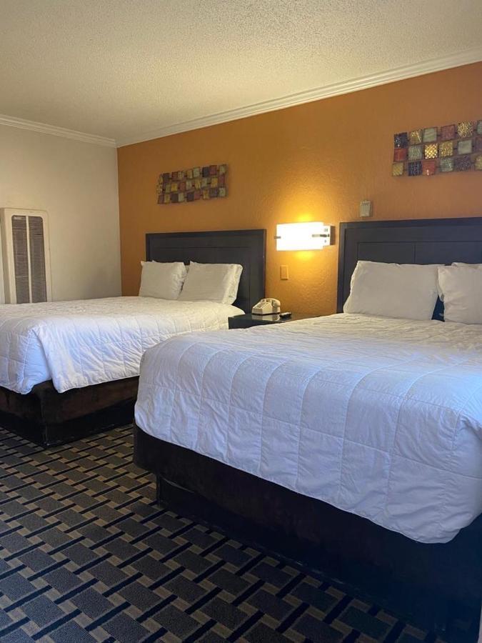 Queen Room Two Queen Beds Non-Smoking