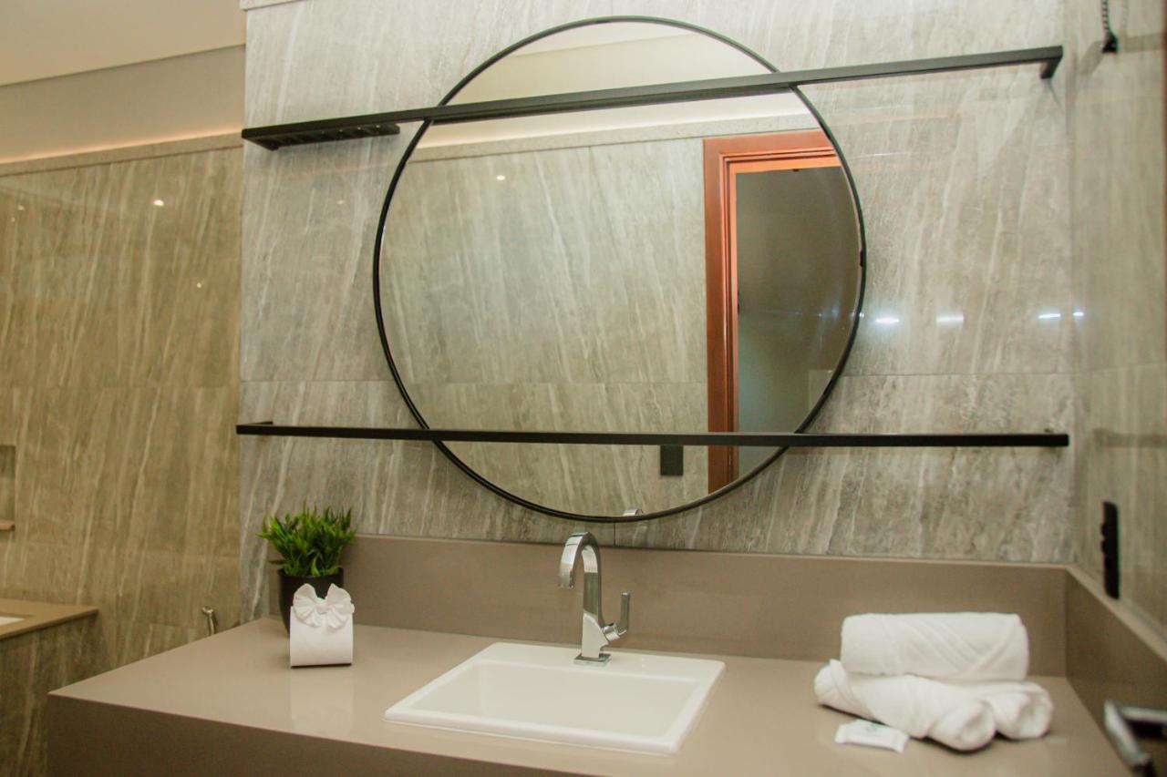 Queen Suite Spa Bath