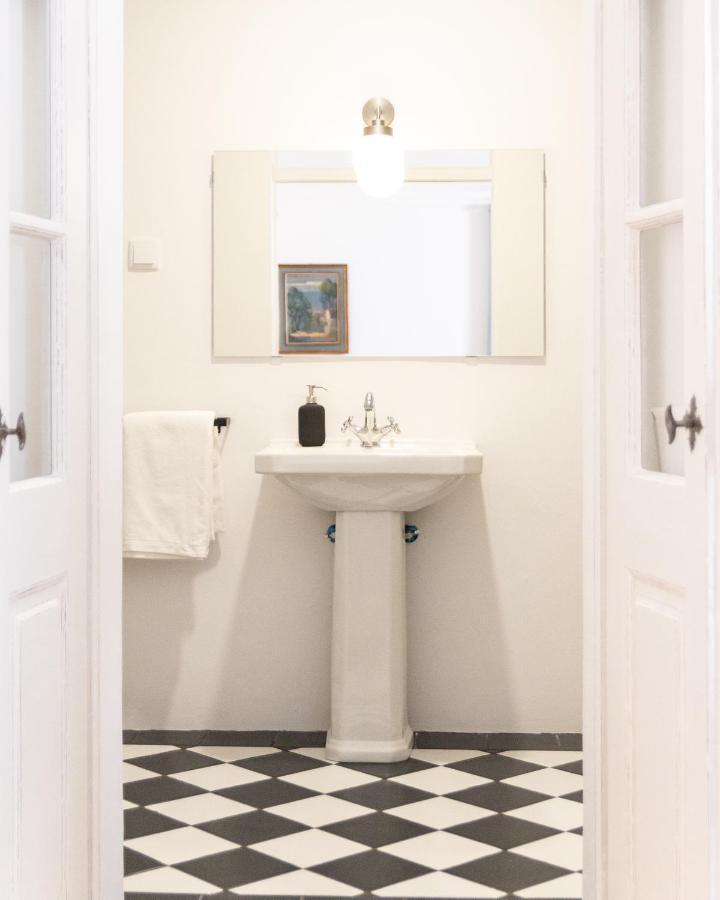 Deluxe Double or Twin Room City View