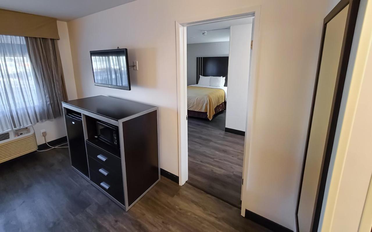 Two Bedroom Suite 2 Queen Beds Non Smoking