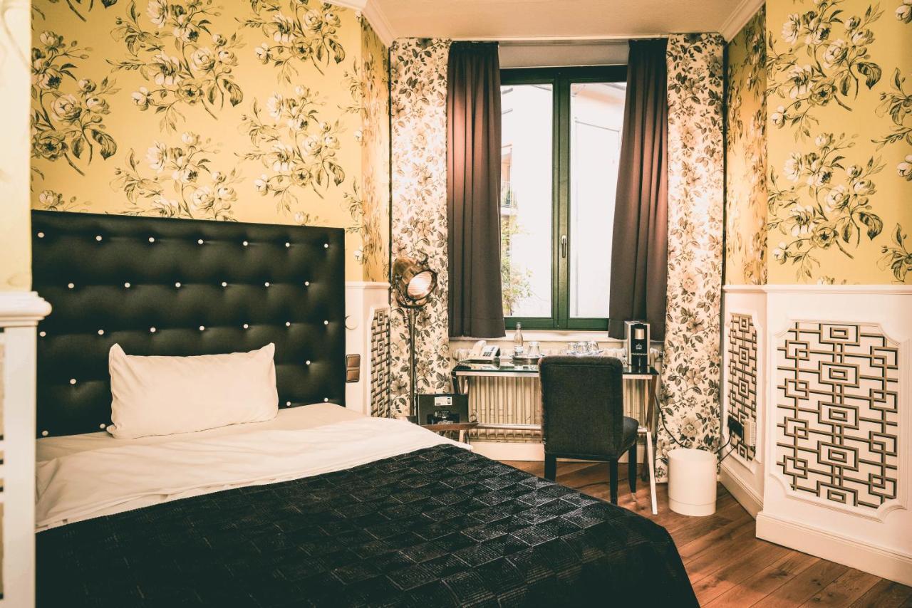 M Room