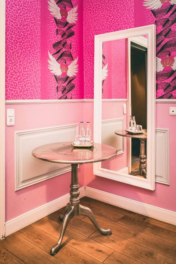 S Room