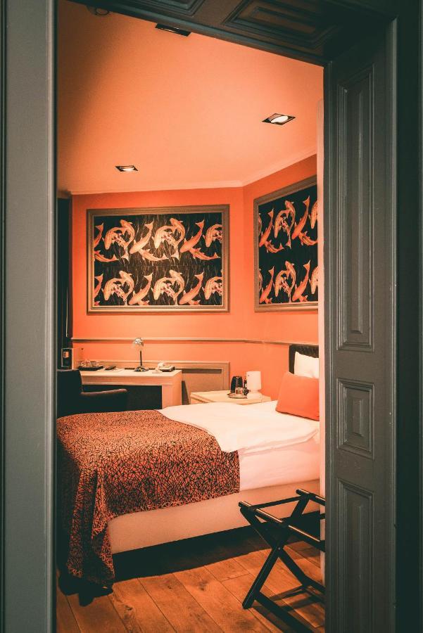 S Room