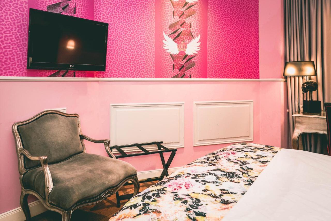 S Room