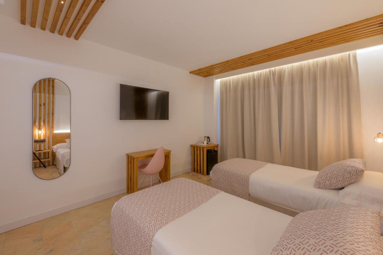 Double Room Private Bathroom