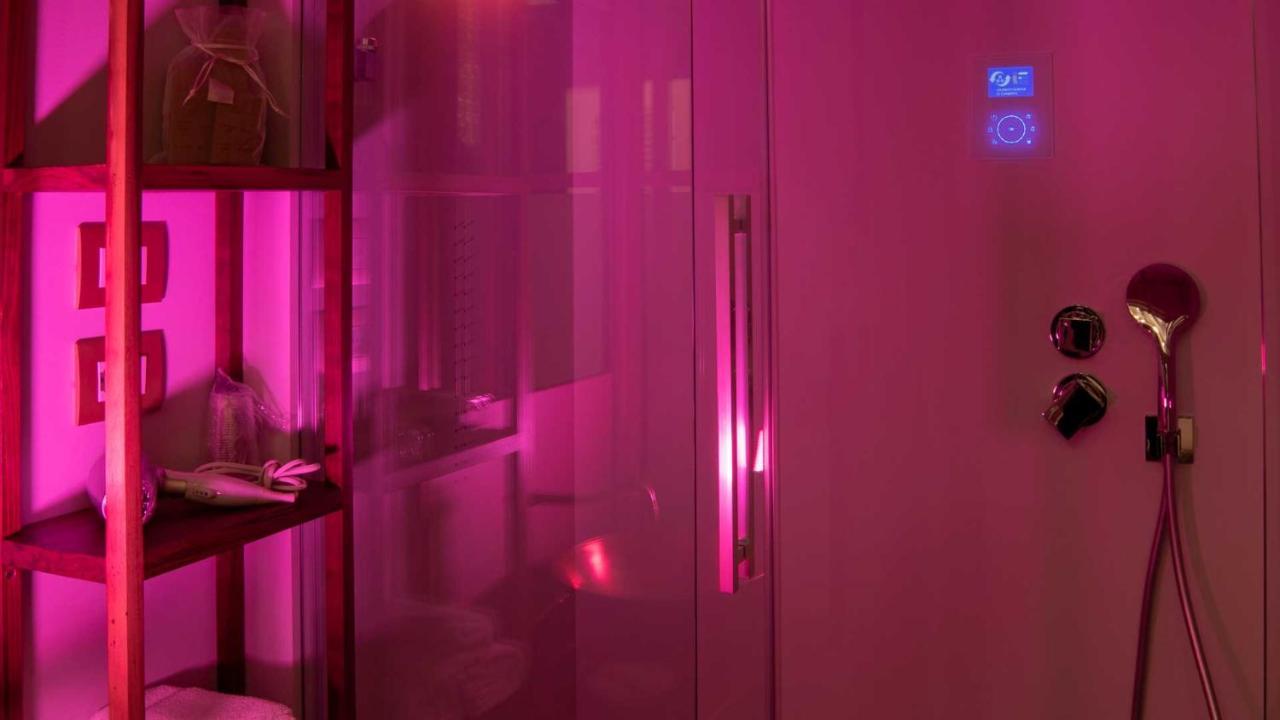 Family Room Private Bathroom