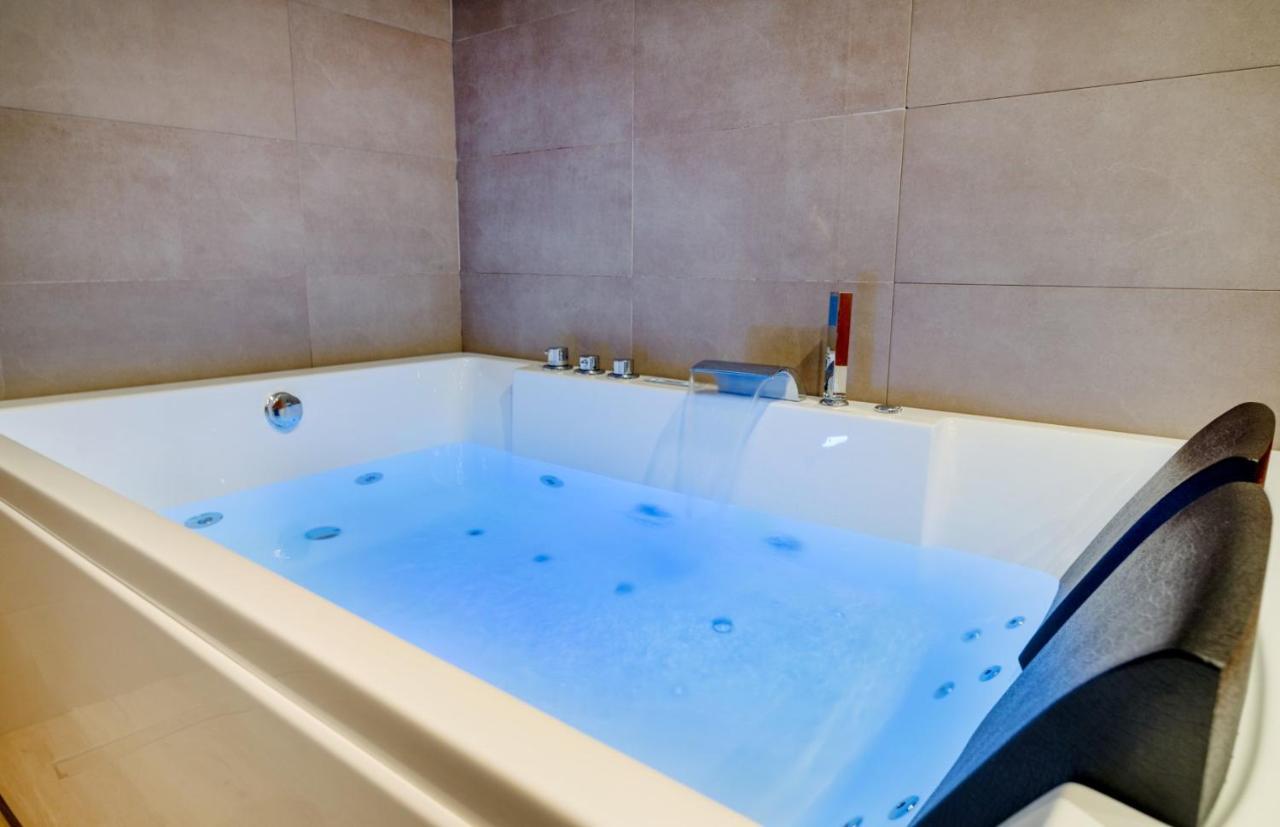 Double Room Spa Bath