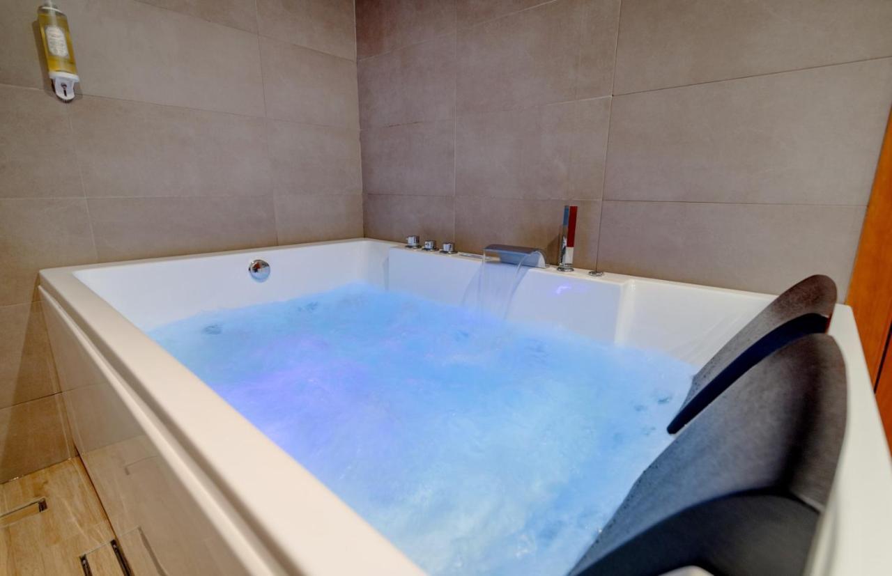 Double Room Spa Bath