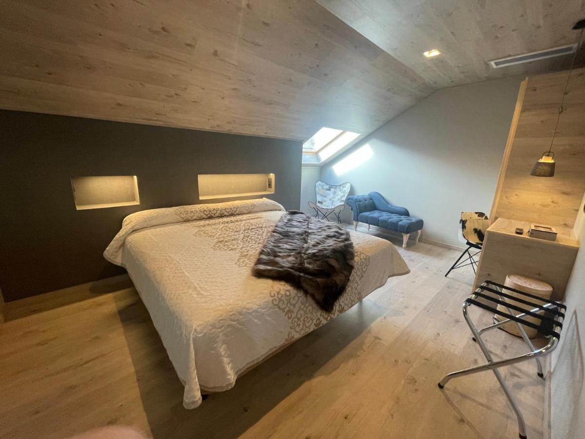 Deluxe Suite Spa Bath