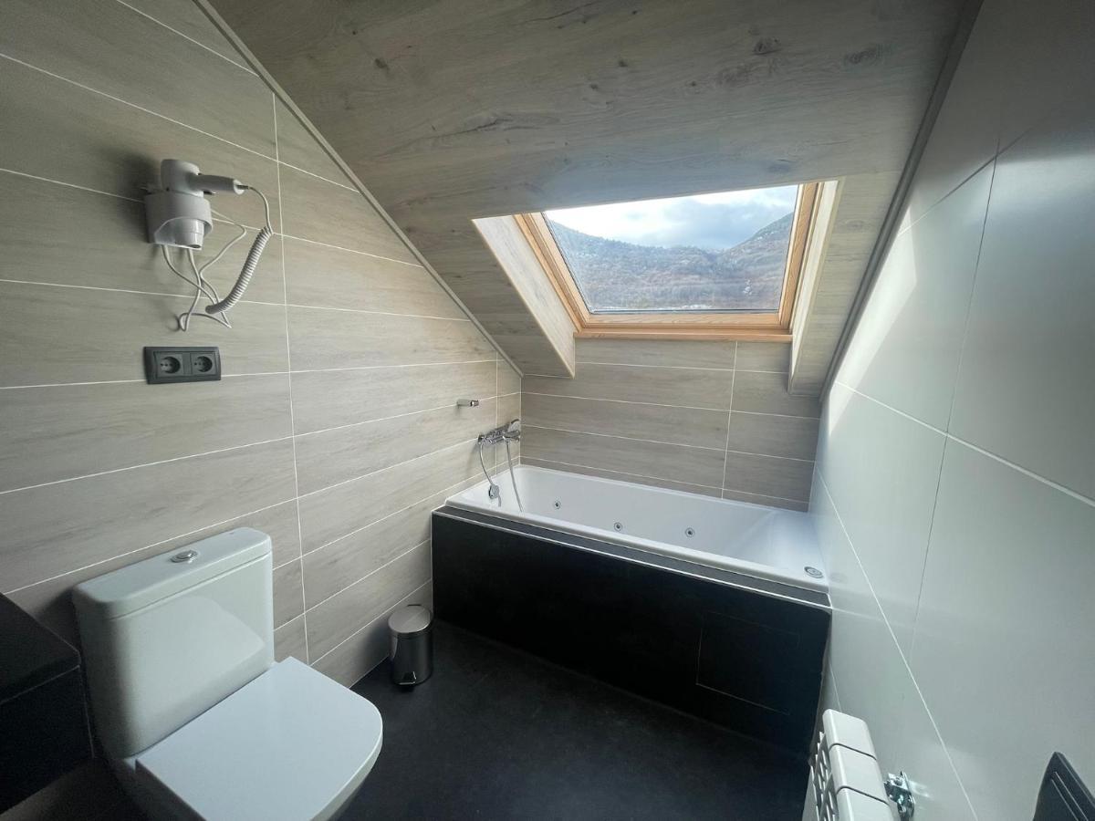 Deluxe Suite Spa Bath