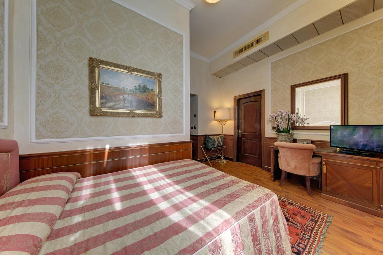 Double classic room mountain view