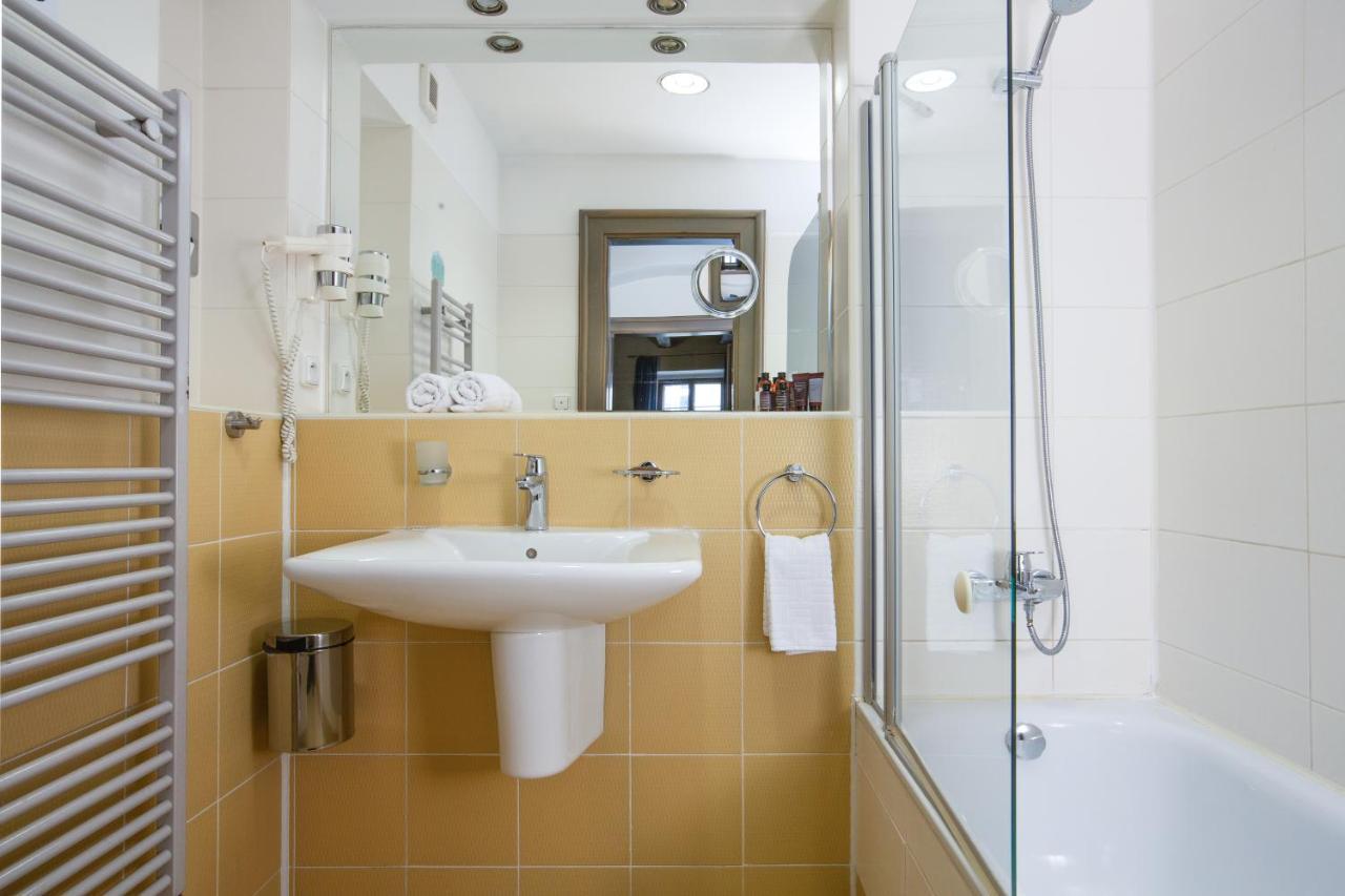 One-Bedroom Heritage Suite Charles Bridge Tower View