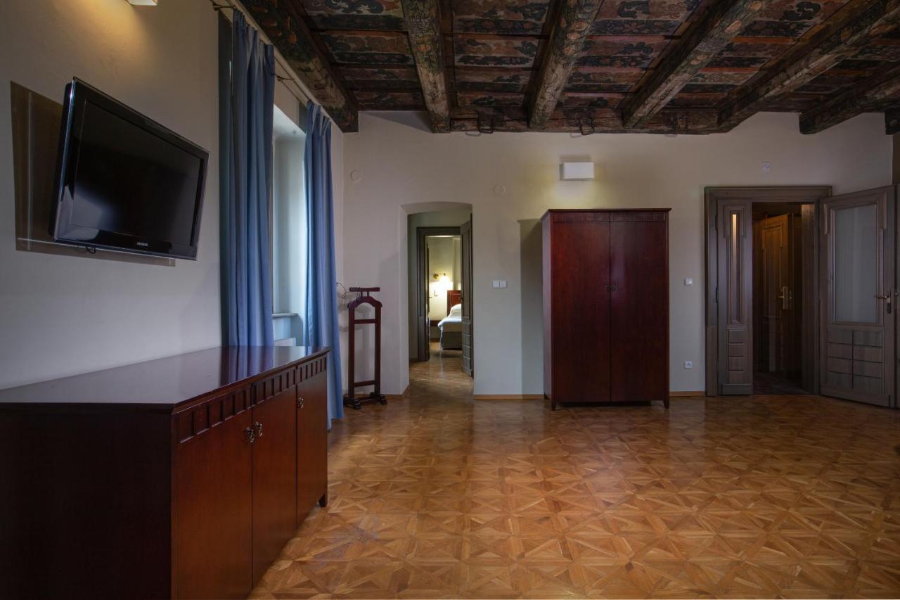 One-Bedroom Heritage Suite Charles Bridge Tower View