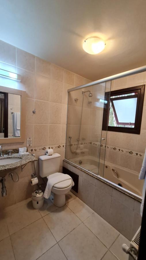 Deluxe Suite Spa Bath