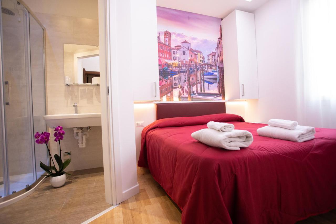 Small Double Room French Bed
