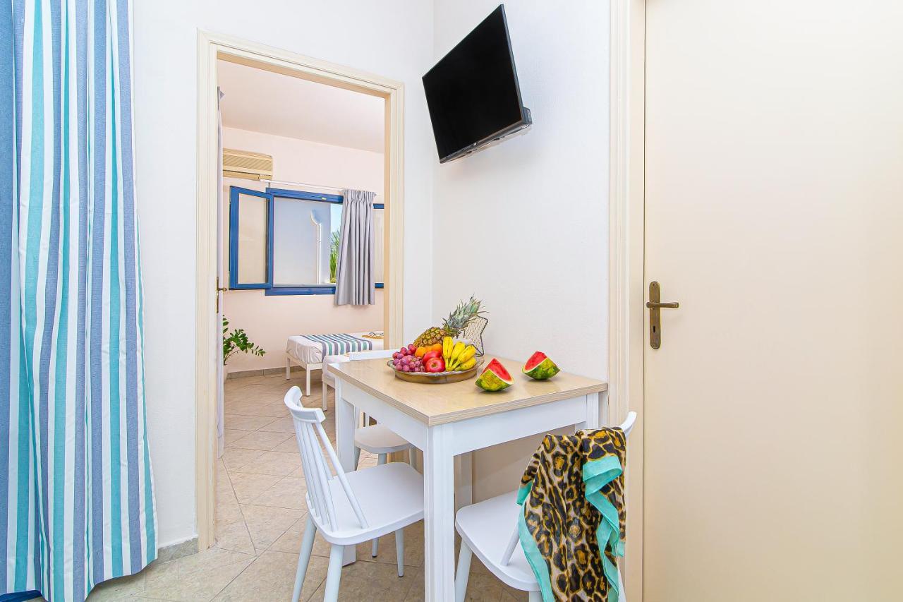 One-Bedroom Apartment Pool View