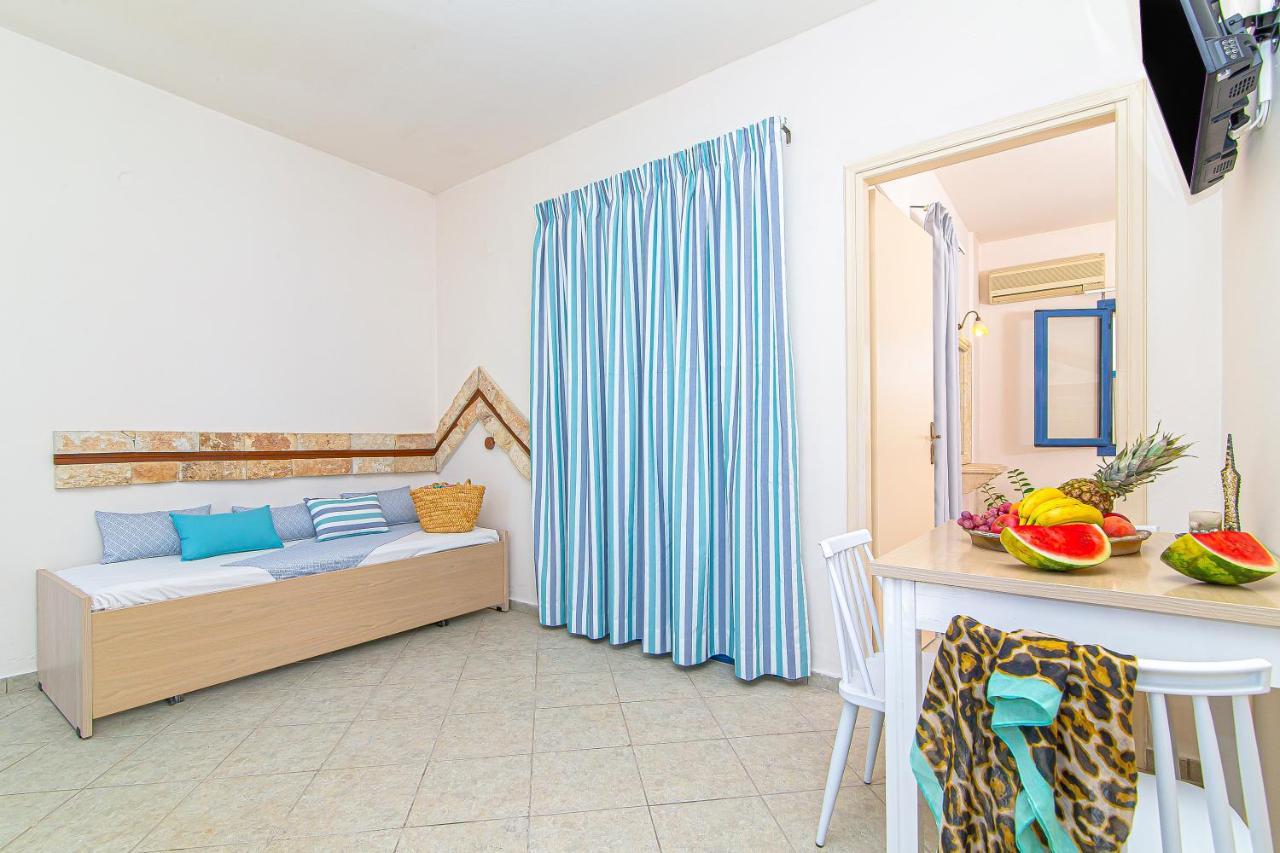 One-Bedroom Apartment Pool View