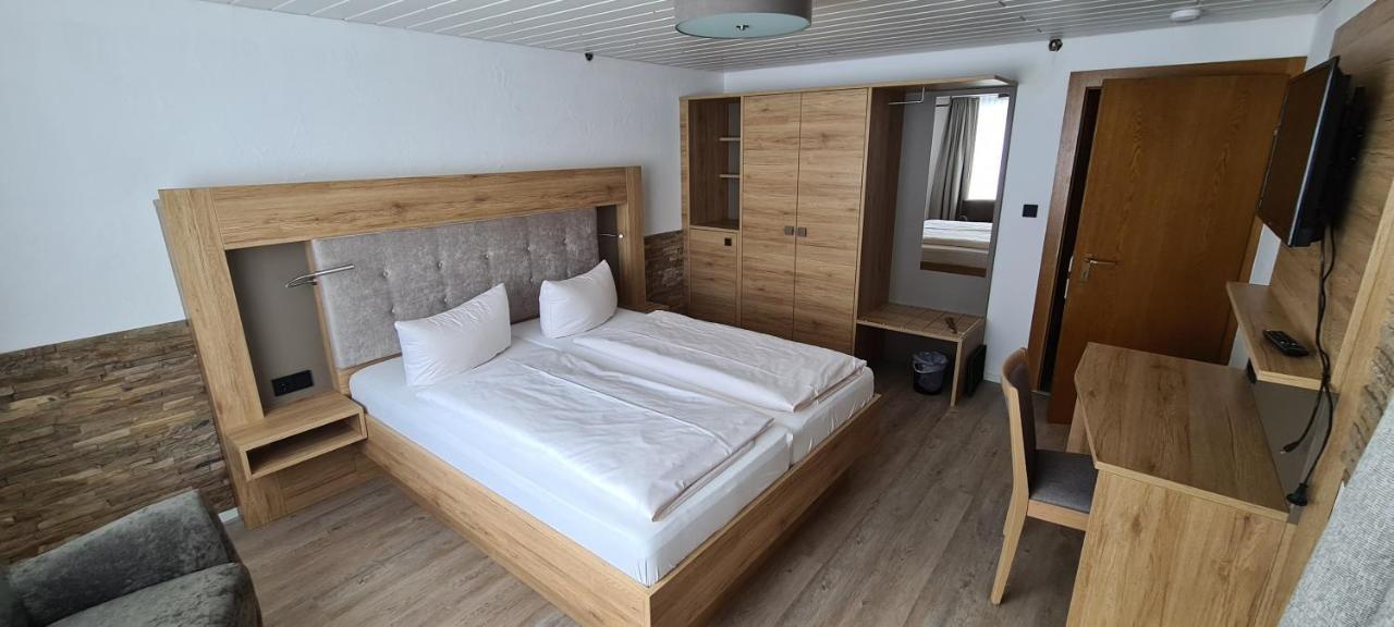 Double Room Mountain View
