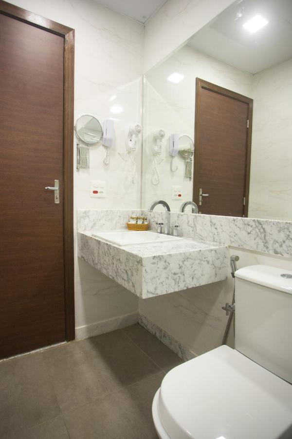 Quarto Duplo Luxo com Cama de Casal