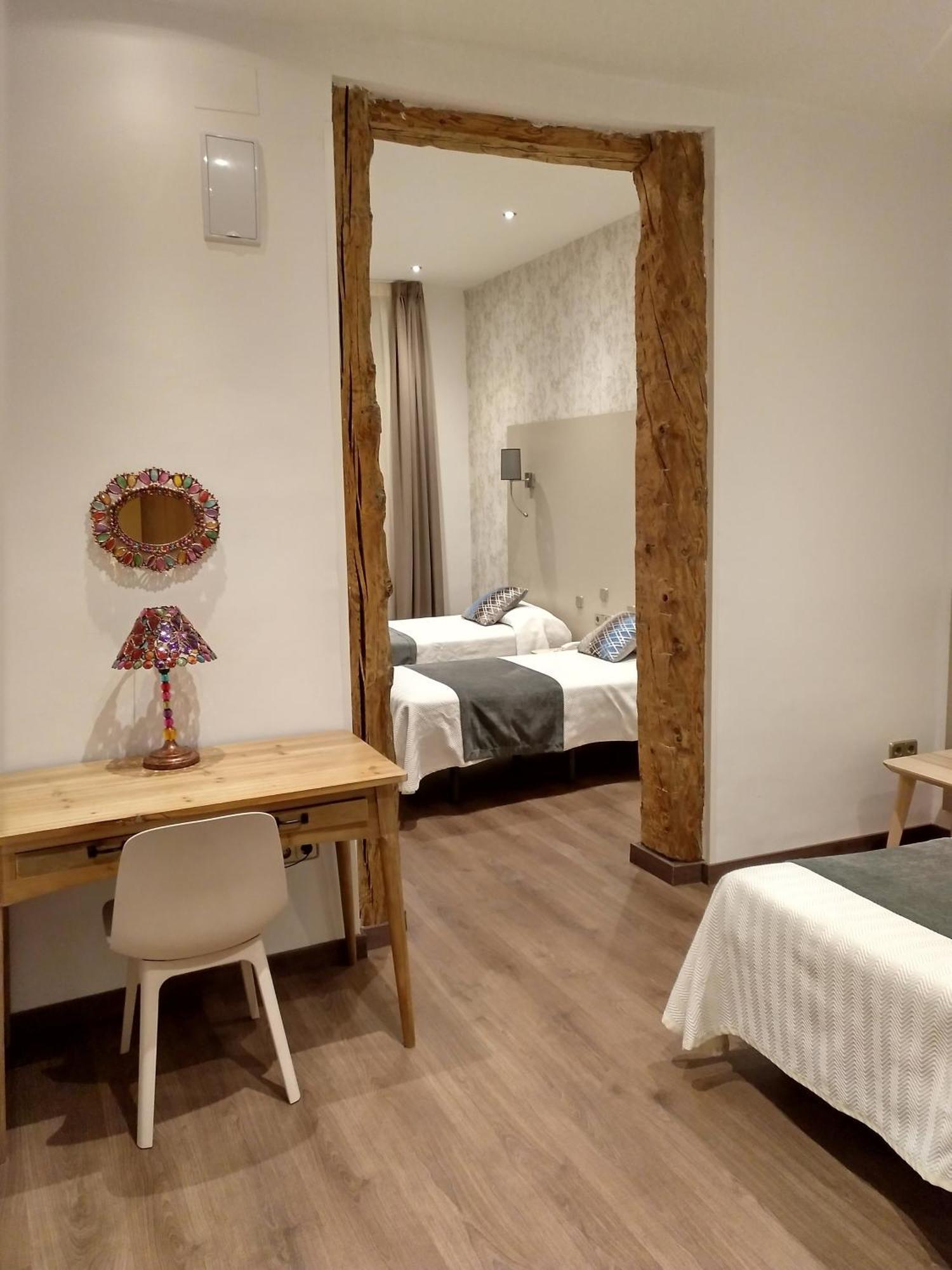Quadruple Room,723650344:JPEG