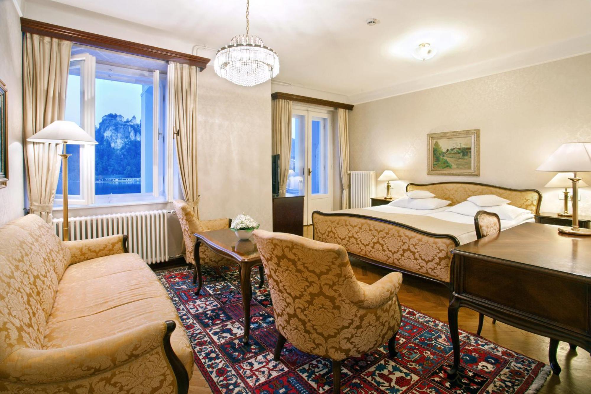 Suite met Balkon en Uitzicht op het Meer