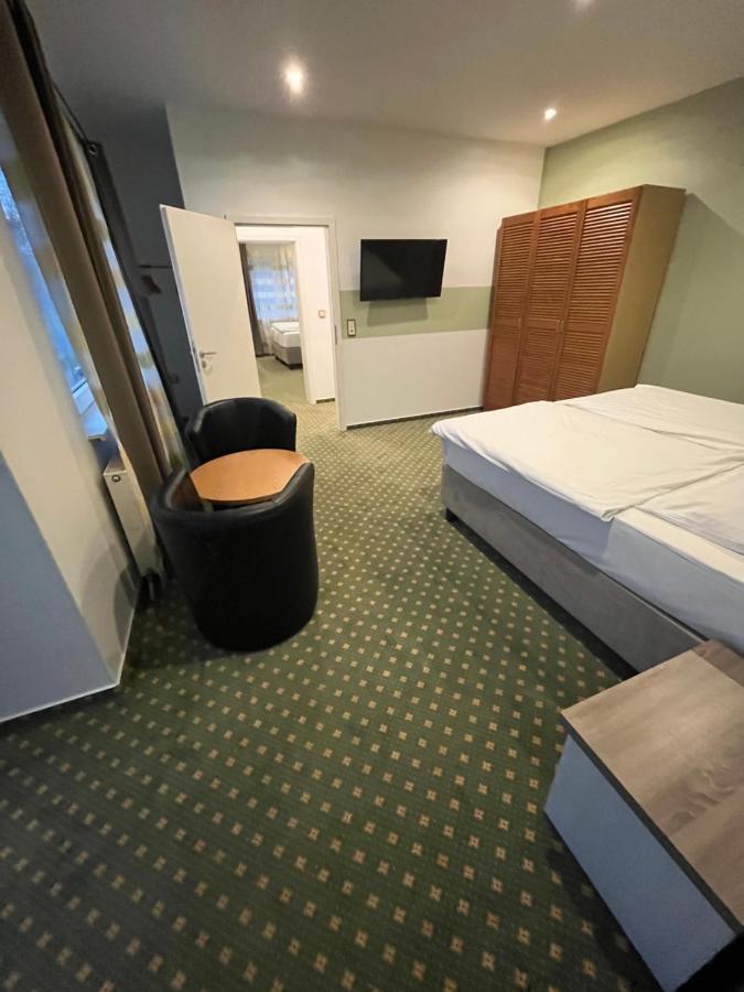 Familienzimmer (2 Erwachsene + 2 Kinder)