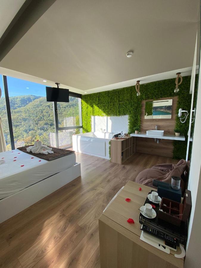 Queen Room Spa Bath