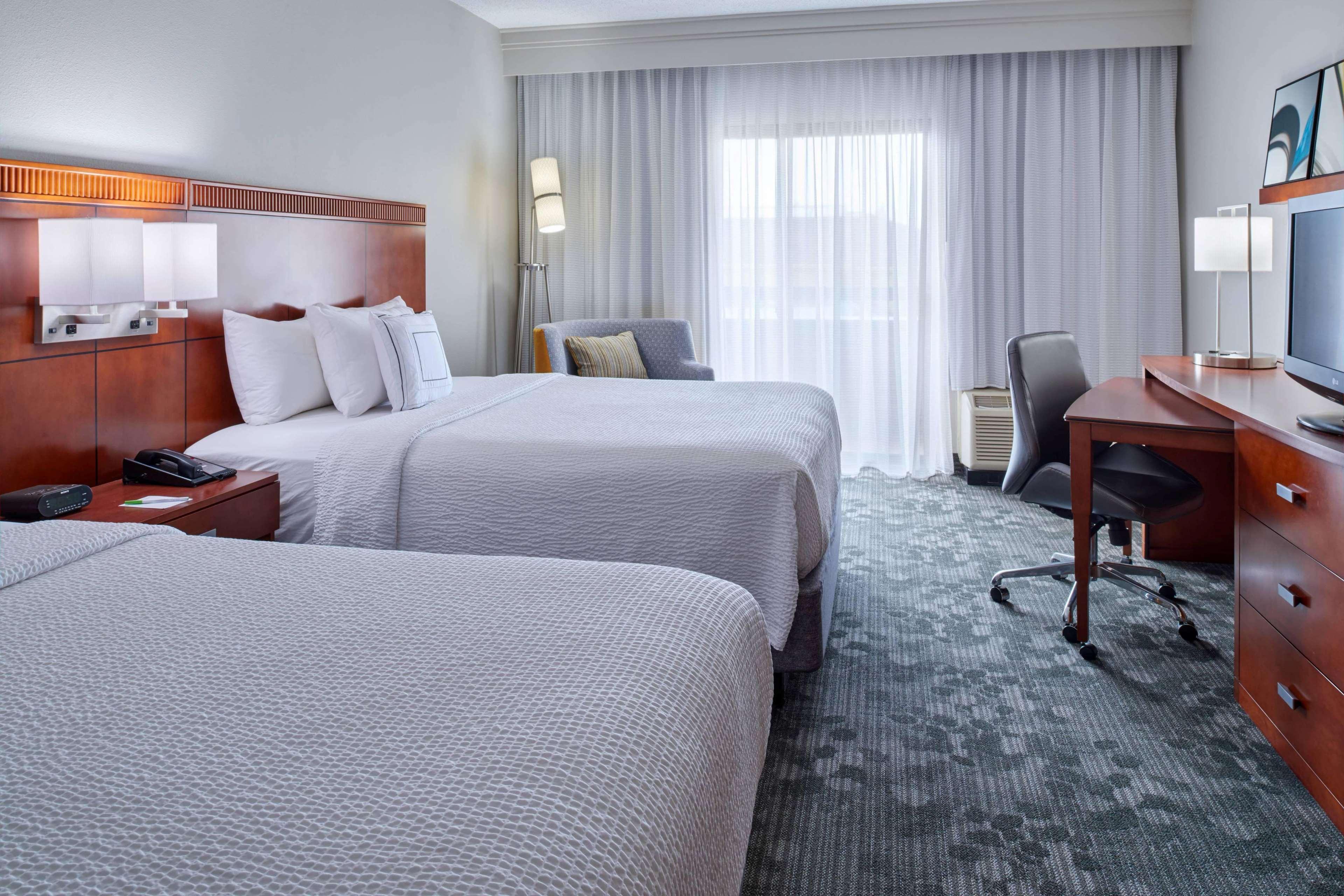 Hearing Accessible Guestroom Two Queens