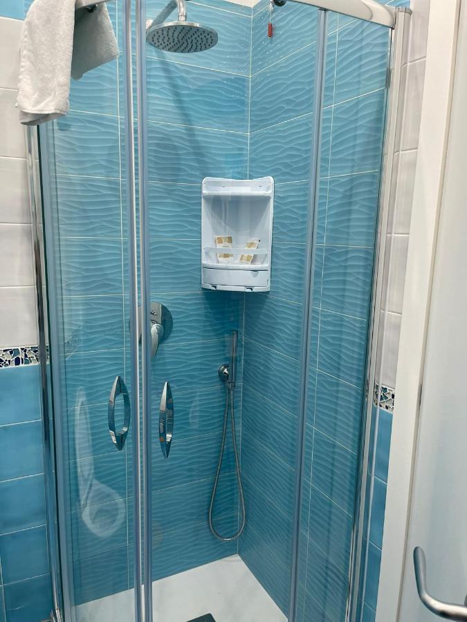 Double or Twin Room Bathroom