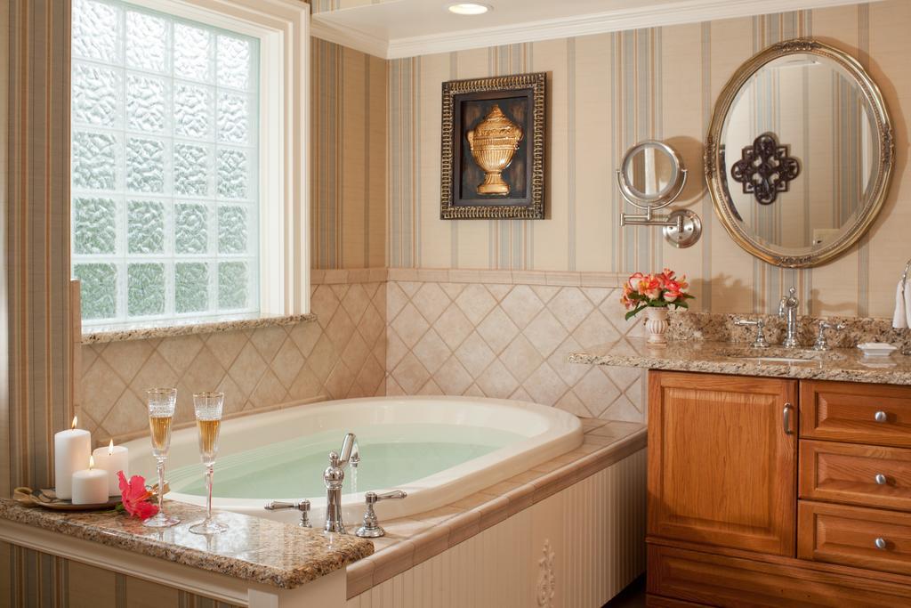 King Room with Spa Bath