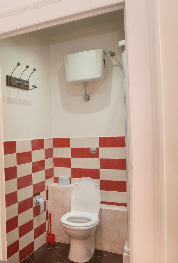 Single Room Private External Bathroom